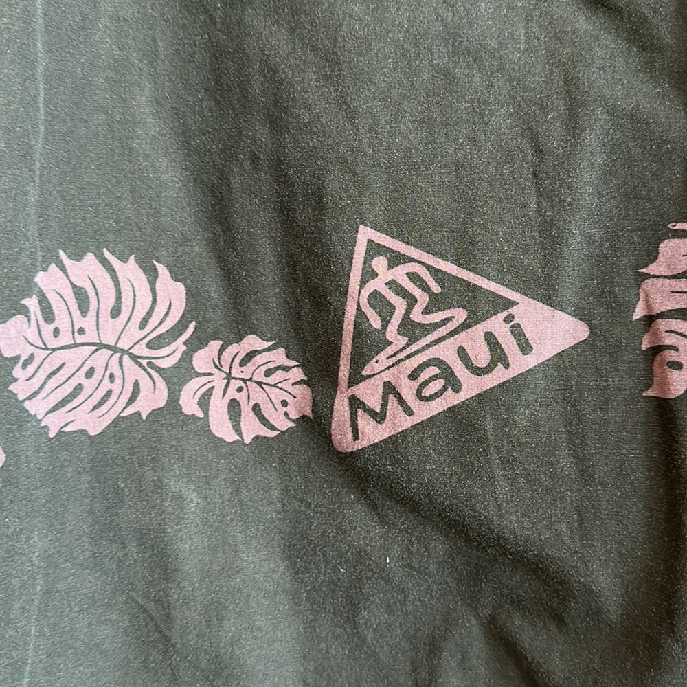 Winnie Fashion Men's Hawaiian Button Down - Picture 4 of 7
